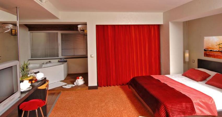 LiMAK LARA DE LUXE HOTEL & RESORT
