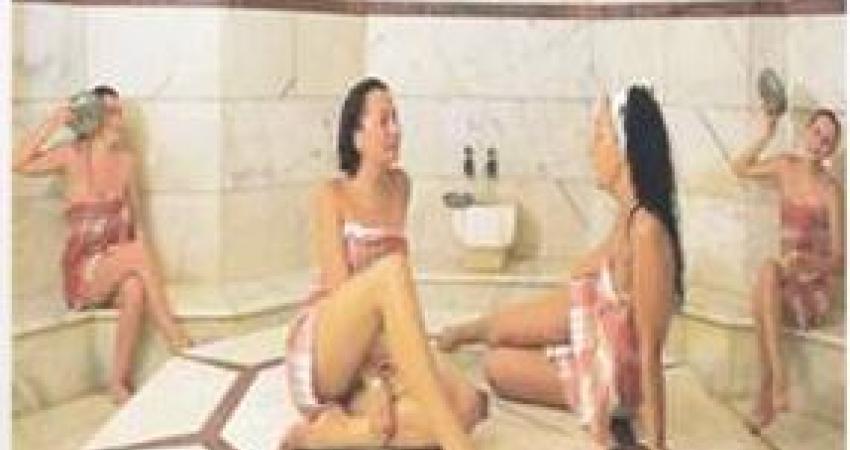 CORiNTHiA EXCELCiSOR HOTEL