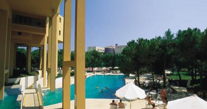 CORiNTHiA EXCELCiSOR HOTEL
