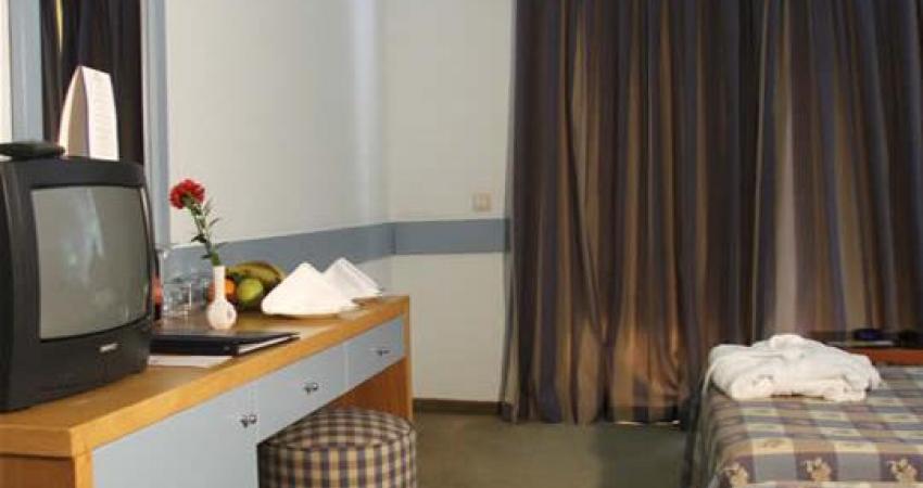 CORiNTHiA EXCELCiSOR HOTEL