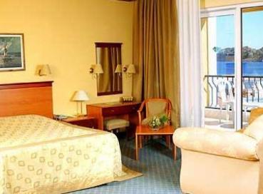 GREEN PLATAN HOTEL