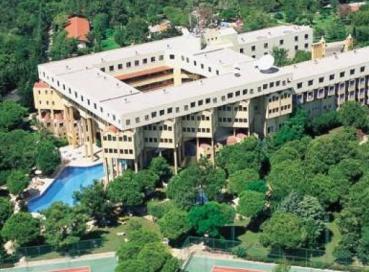 CORiNTHiA EXCELCiSOR HOTEL